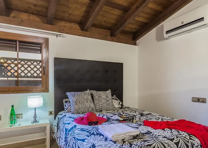 Simona By كوراليهو